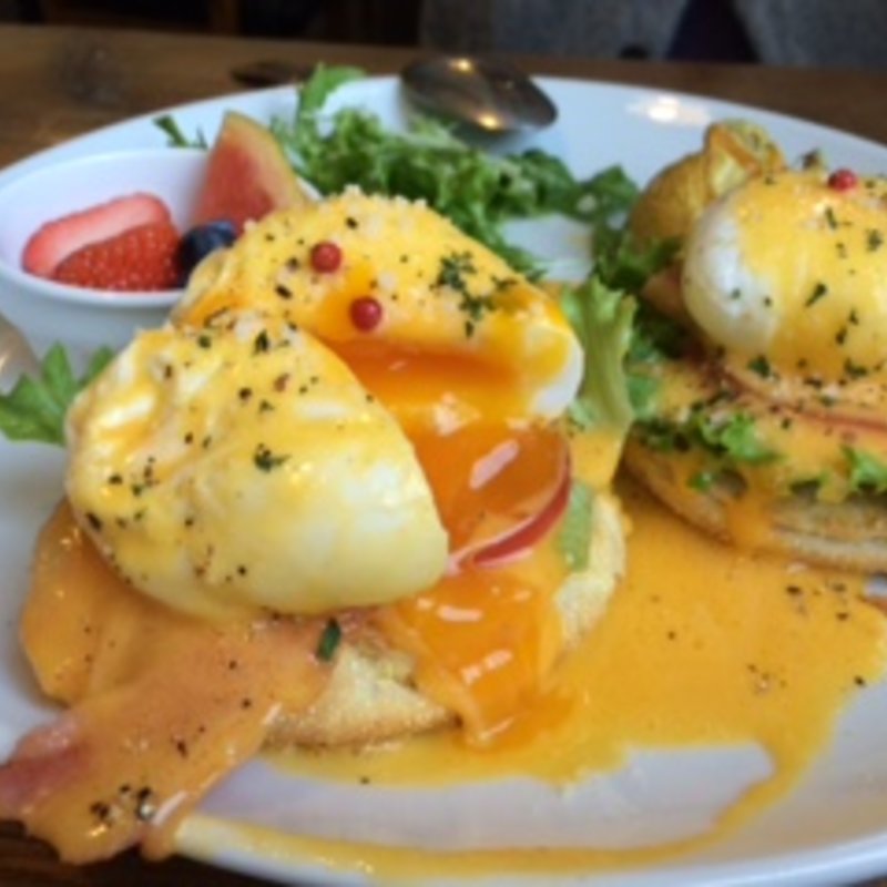 スタンダードエッグベネディクト(B cargo)