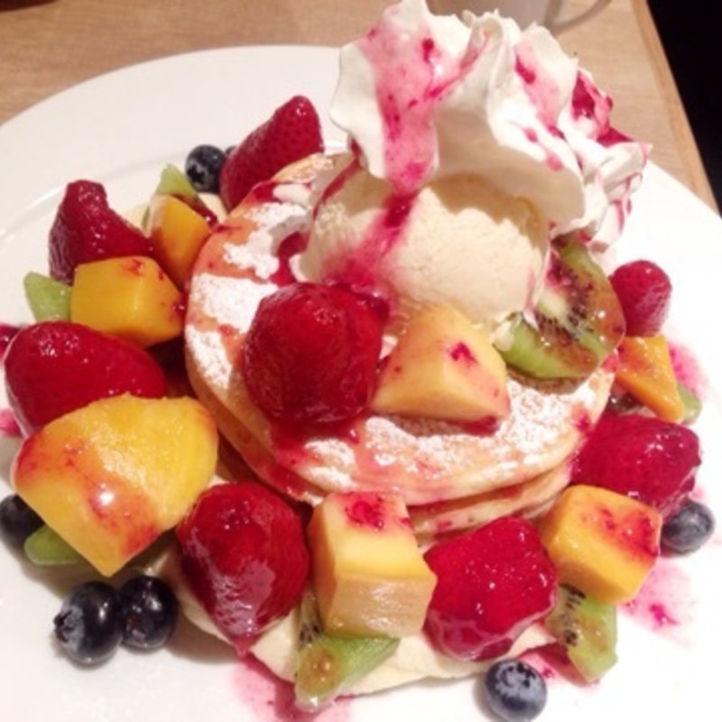 ハワイアンパンケーキ “フルーツMIX”(モアナキッチンカフェ 有楽町イトシア店)