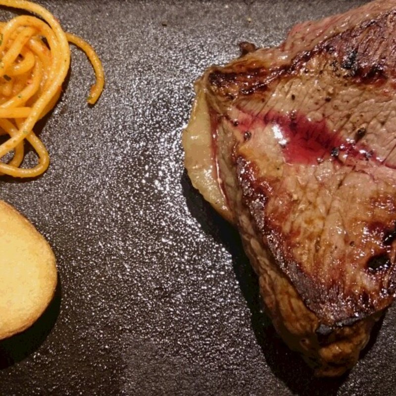 熟成牛サービスステーキランチ(Gottie's BEEF)