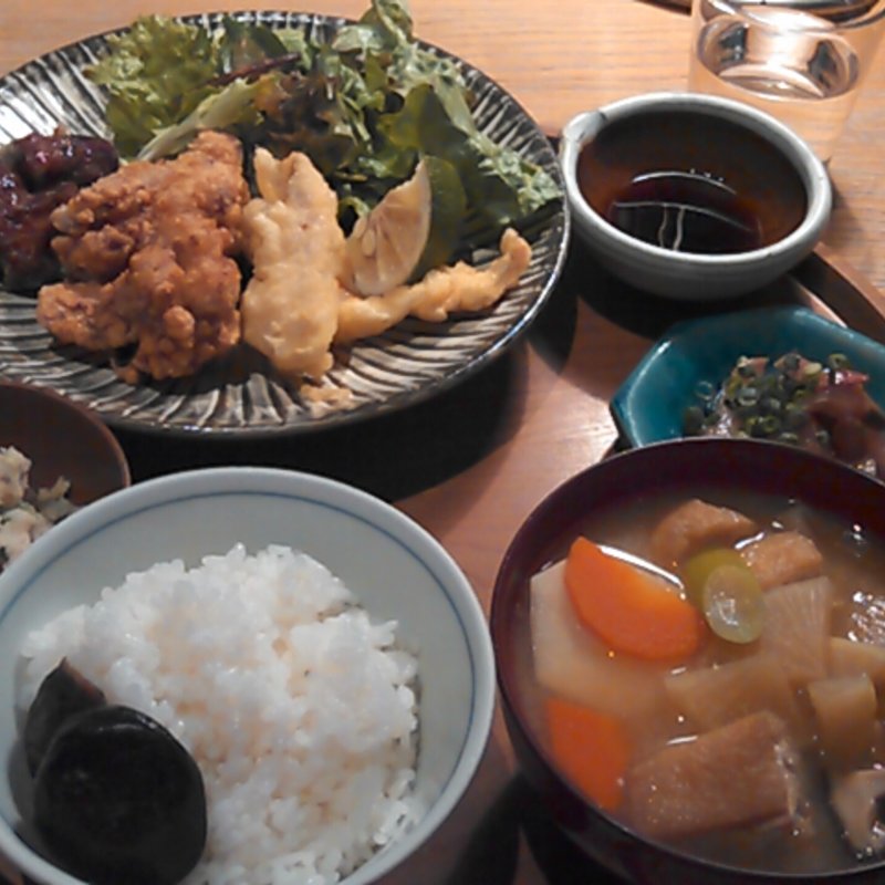 大分定食(ディヨンナナショクドウ （d47食堂）)