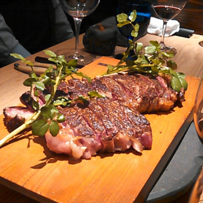 骨付きサーロイン(但馬屋 虎ノ門ヒルズ)