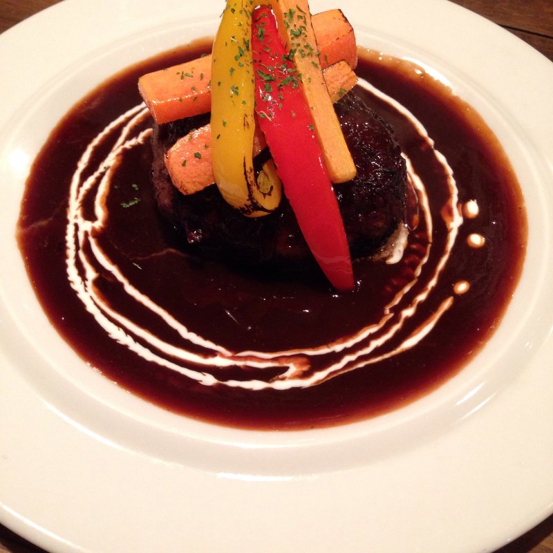 粗挽きビーフの手ごねハンバーグ(バルーチョ 朝霞台店)