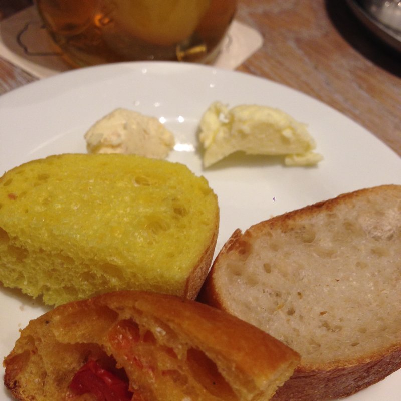 カジキマグロのグリルとベーカリービュッフェ(ブッシュウィック　ベーカリー＆グリル)