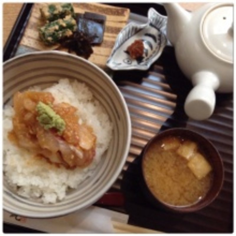 鯛の胡麻味噌丼(はしたて)