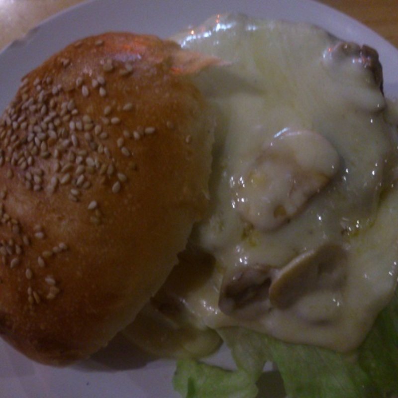 マッシュルームチーズバーガー(Q)(TSUNAMI)