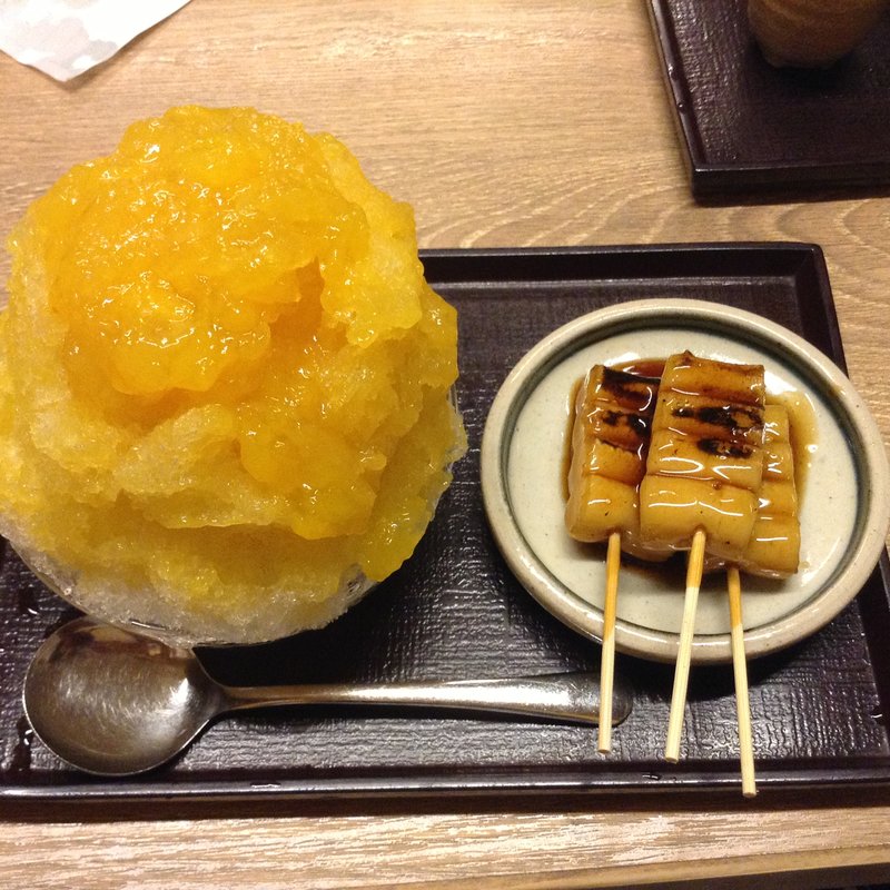 マンゴーかき氷とみたらし団子セット(梅園　河原町店)