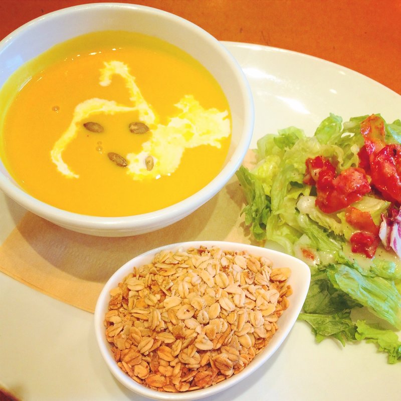カボチャと豆乳のポタージュ(ミニサラダ付)(JUNO CAFE JIYUGAOKA)