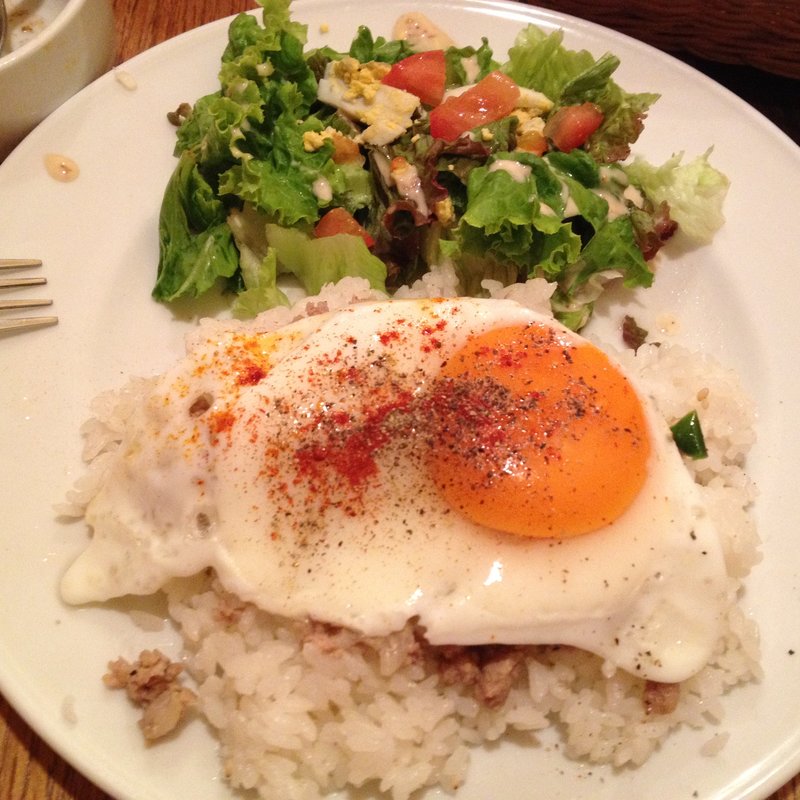 豚挽き肉とたけのこのタイ風バジル炒めどん(スコップカフェ （SCOPP CAFE）)