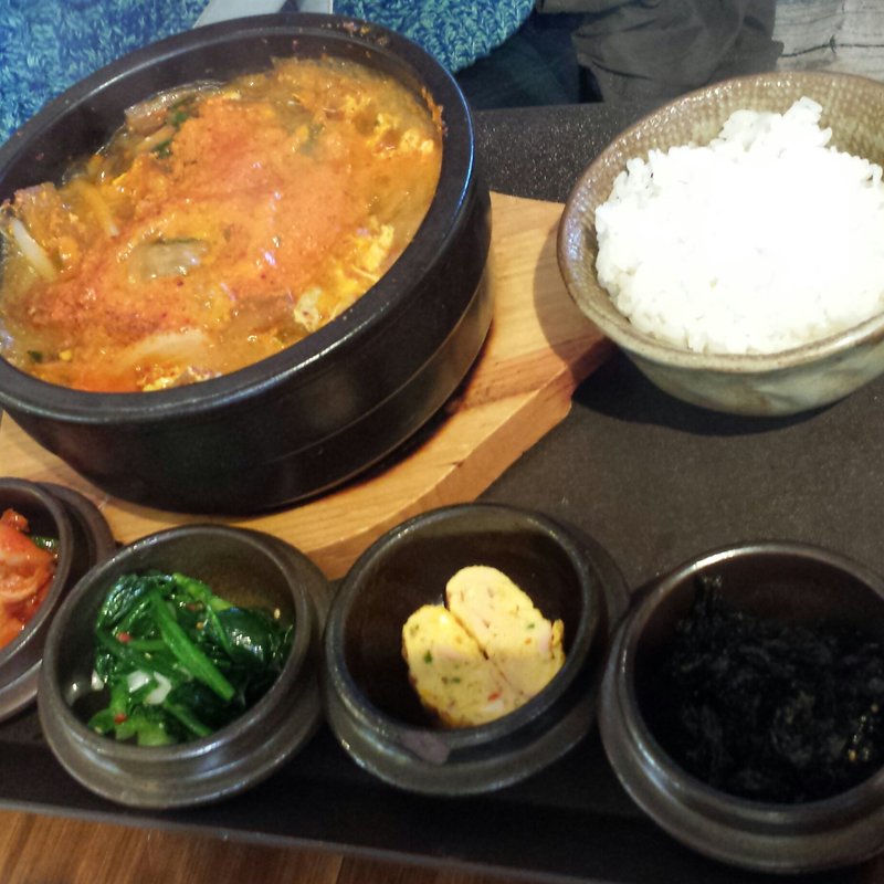 ユッケジャン(カフェチョンハクトン)