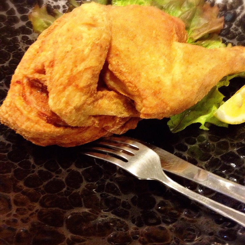 ひな鶏半身揚げ(酒蔵　一升屋)