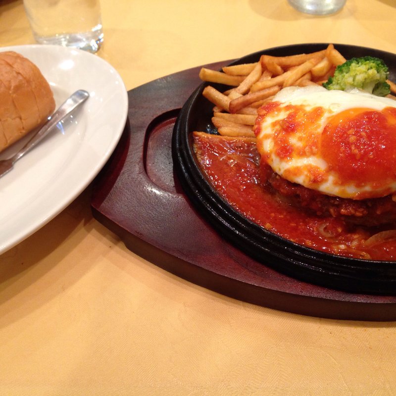 ビーフ100%ハンバーグwith目玉焼きランチ(カプチーナ 上尾駅前店)