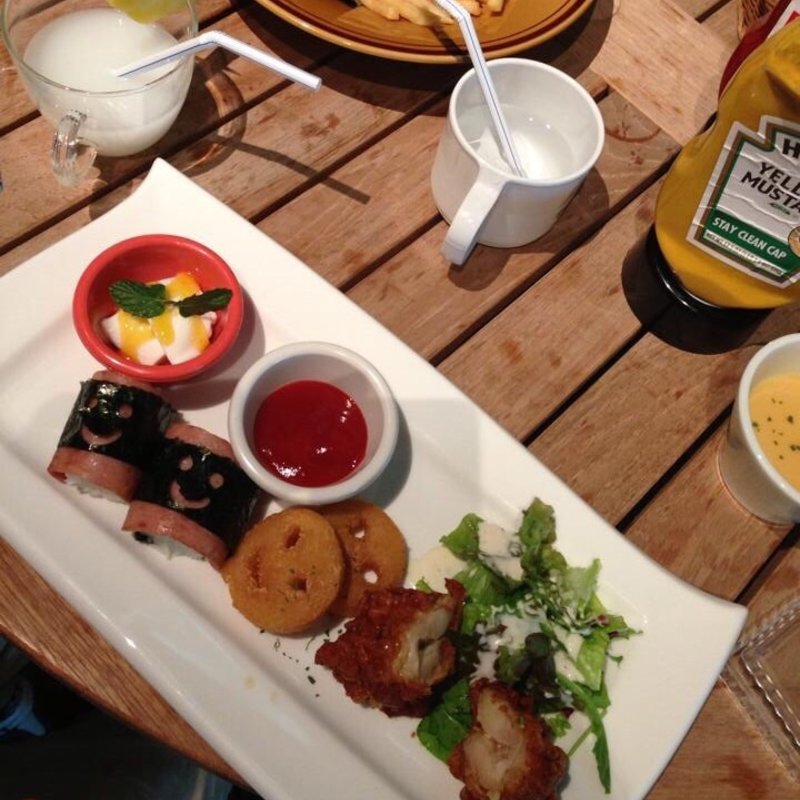 キッズスパムむすびプレート(ムウムウダイナー)