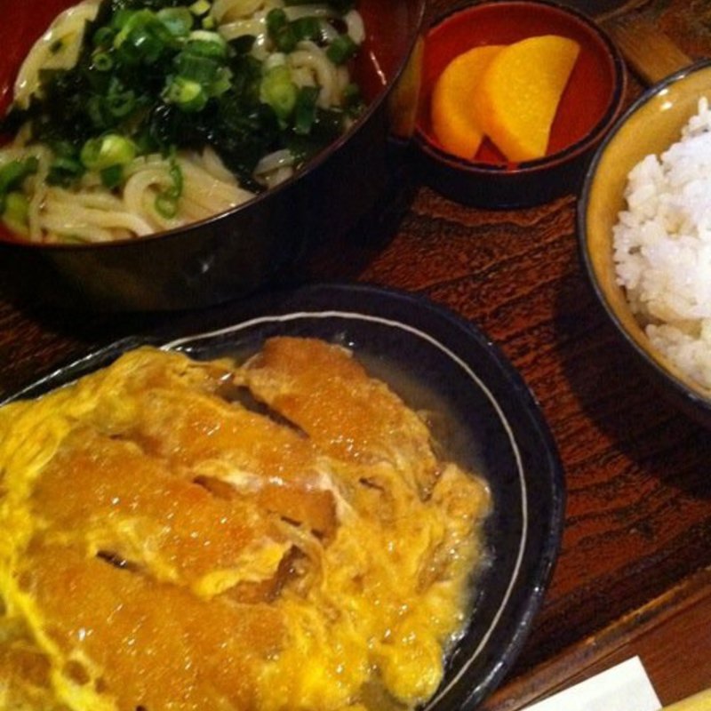 かつとじ定食(釜揚饂飩いっちょう)