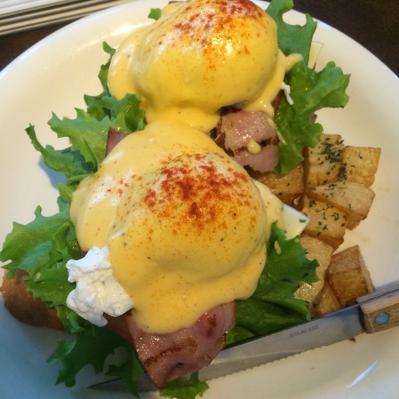 エッグベネディクト(テディーズビガーバーガーHAWAII)