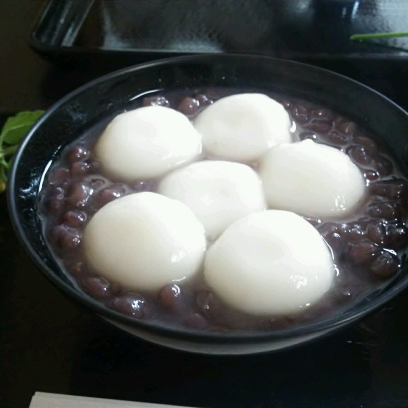 あたたかい「白玉ぜんざい」(三日月堂 花仙)