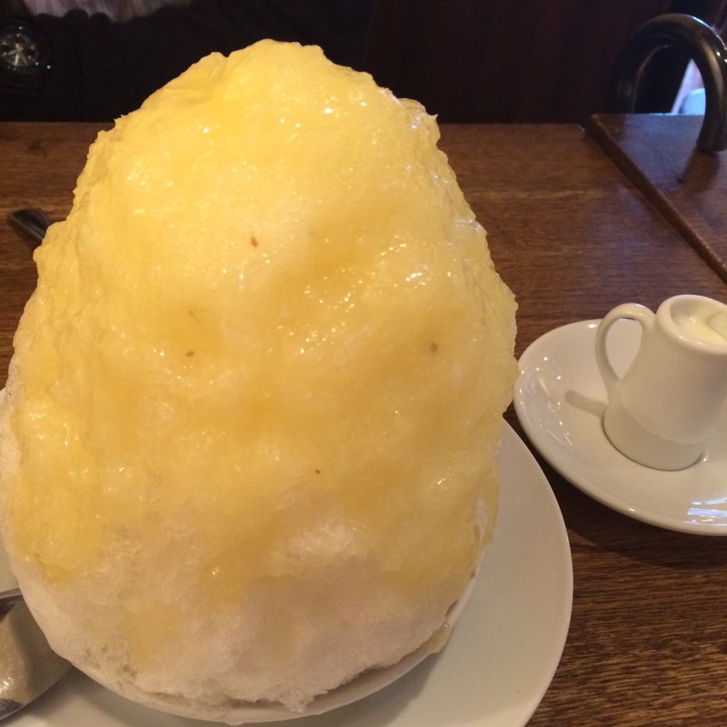 カキ氷日向夏 レモンミルク添え(セバスチャン)