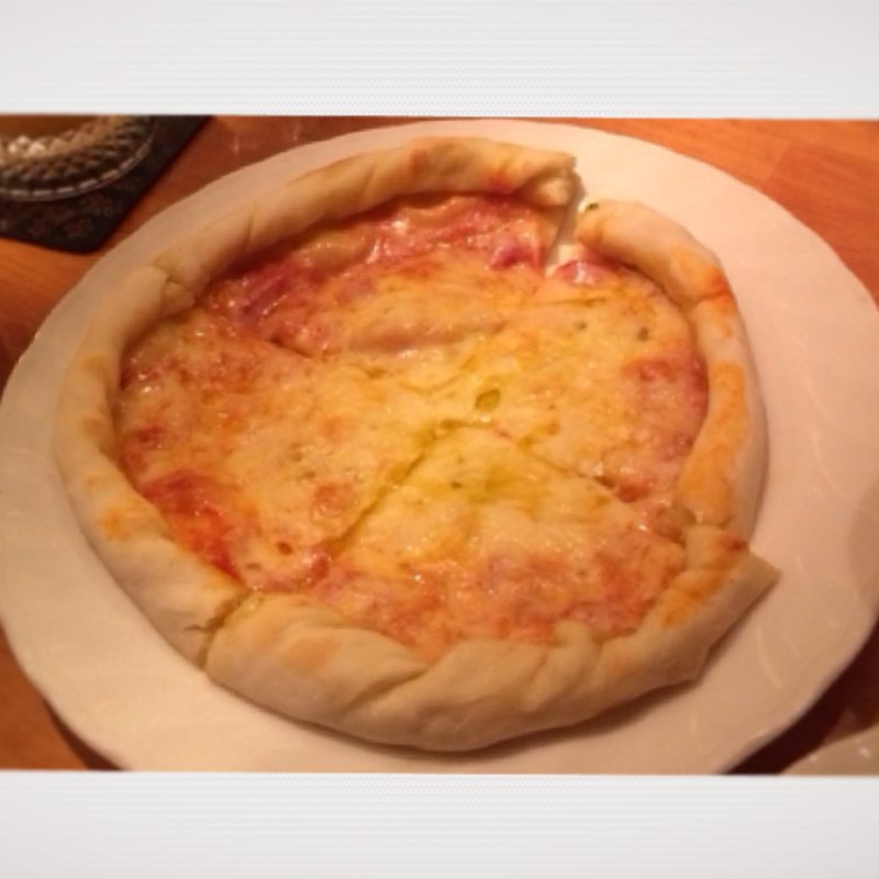 ピザ(トミーズカフェ)