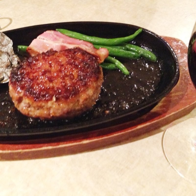 大山ハンバーグ 300g(肉の大山 上野店)