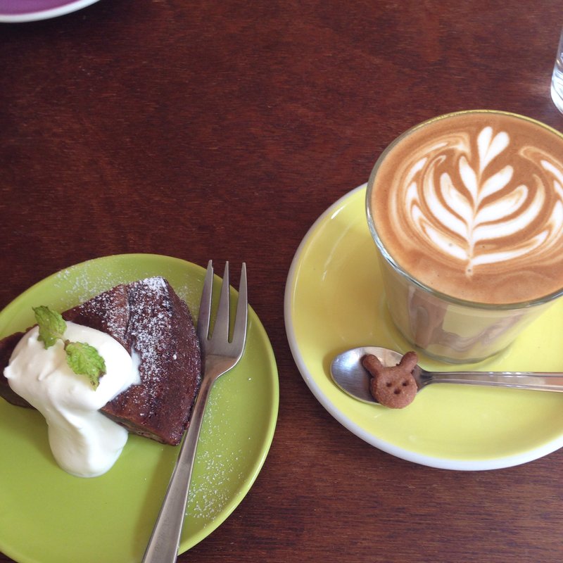 カフェラテ、 ガトーショコラ(cafe merci)