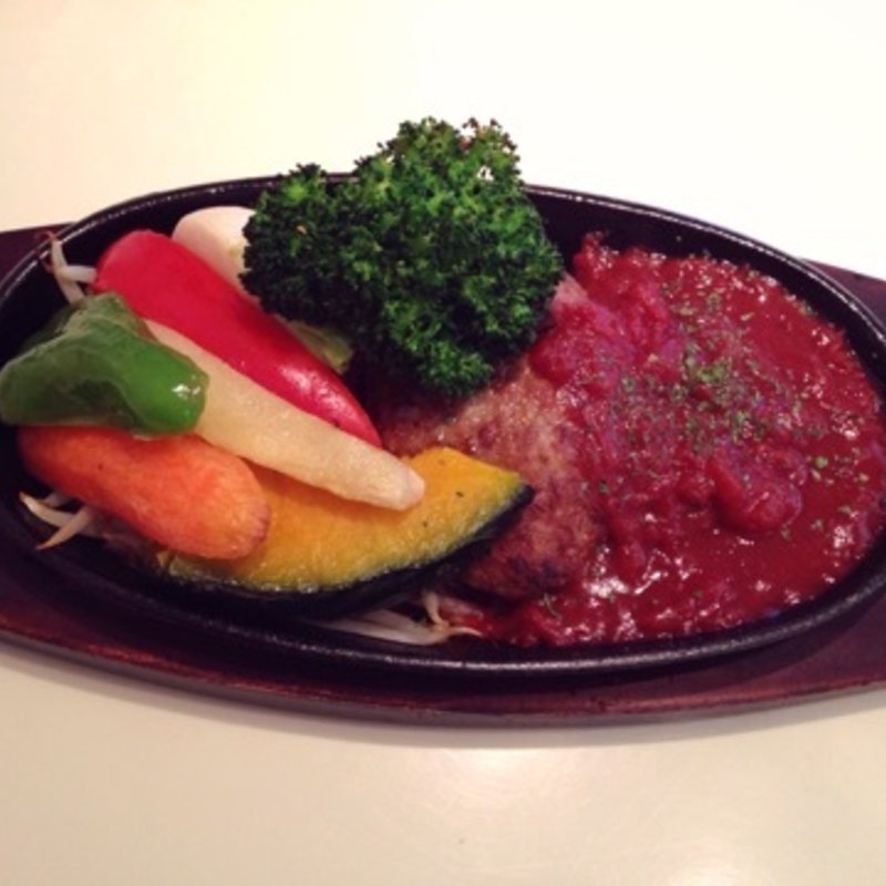 伊豆牛ハンバーグ トマトベースオリジナルソース(ファーナウ)