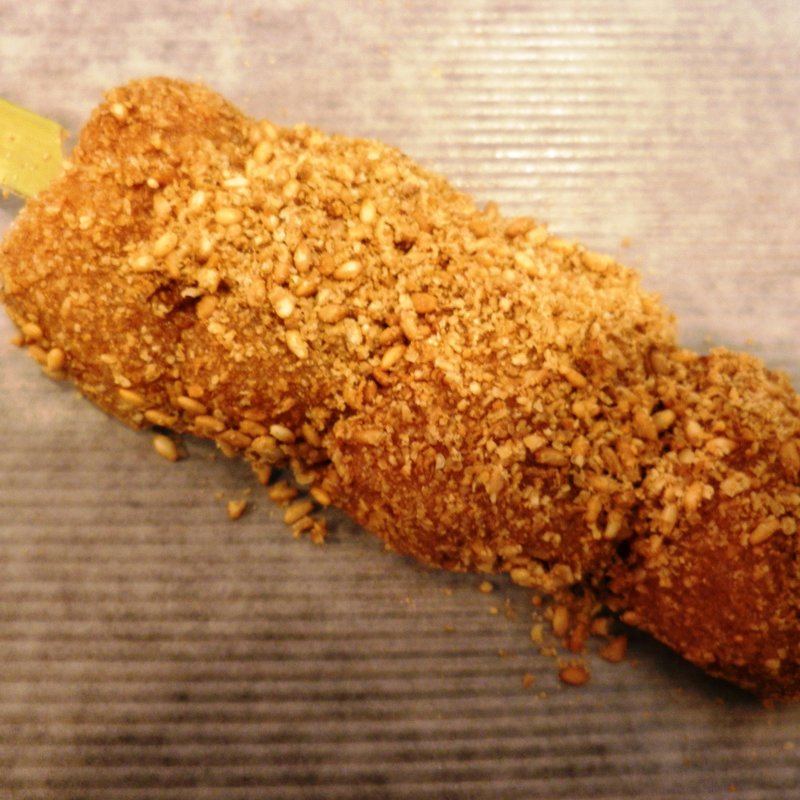 金ごましょうゆ餅　串団子(杵つきごま本舗　ごま福堂)