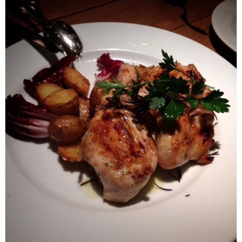 若鶏の炭火焼(Osteria UVA RARA横浜)