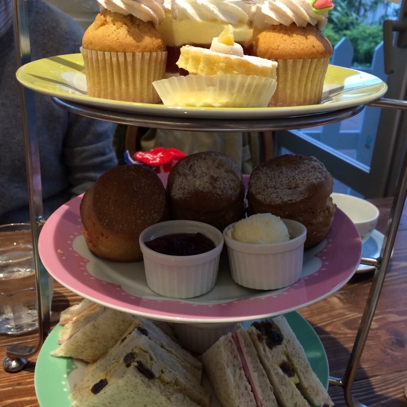 アフタヌーンティーセット(キャスキットソンカフェ　テラスモール湘南店)