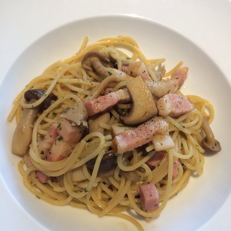 今週のパスタスペシャル（ベーコンときのこのバター醤油）(ラルゴ 仙川)