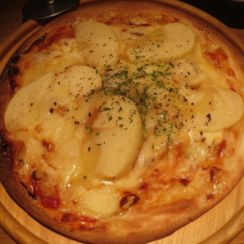 りんごとブルーチーズのピザ(ROSE)