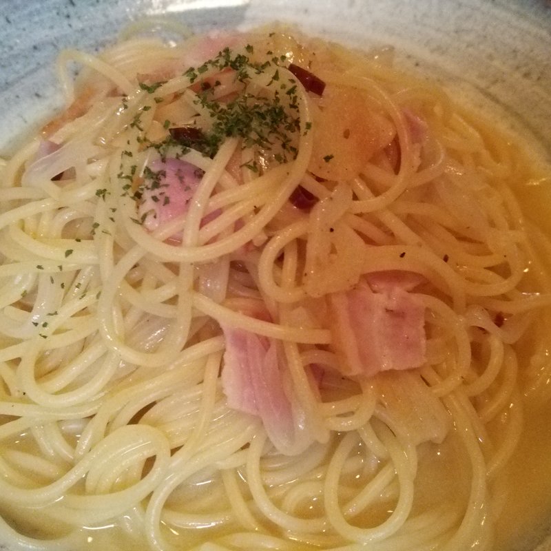 玉ねぎとベーコンのスパゲティ(ピザハウスとまと)