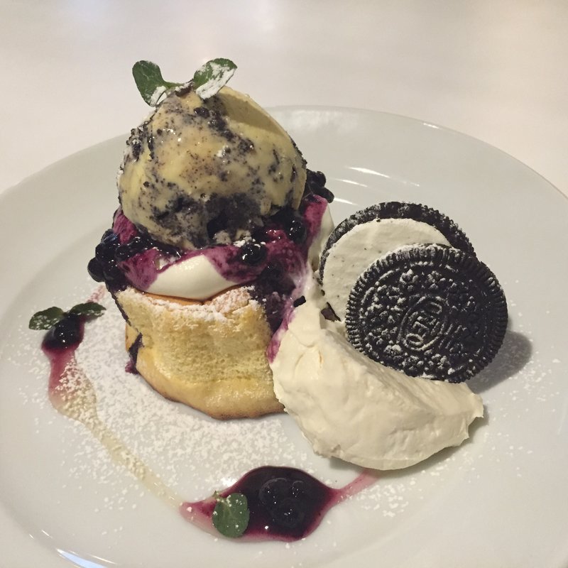ブルーベリー&クッキークリームチーズパンケーキ(トップシークレットカフェ)