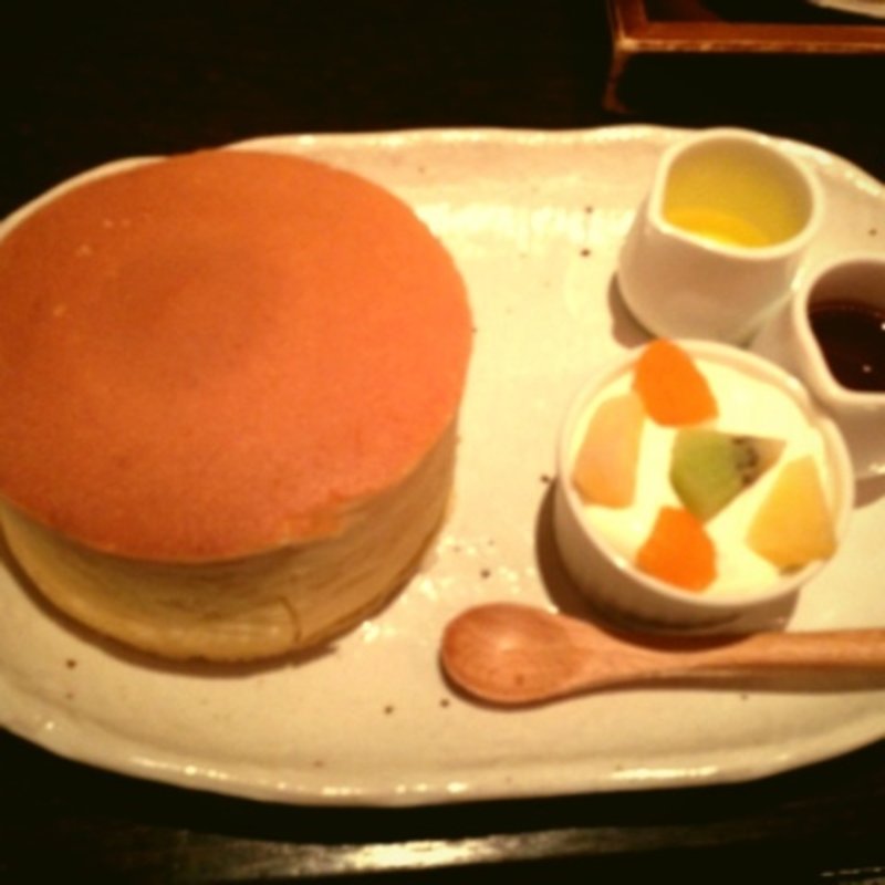 ホットケーキ　生クリーム付き(Cafe Salon Sonjin)