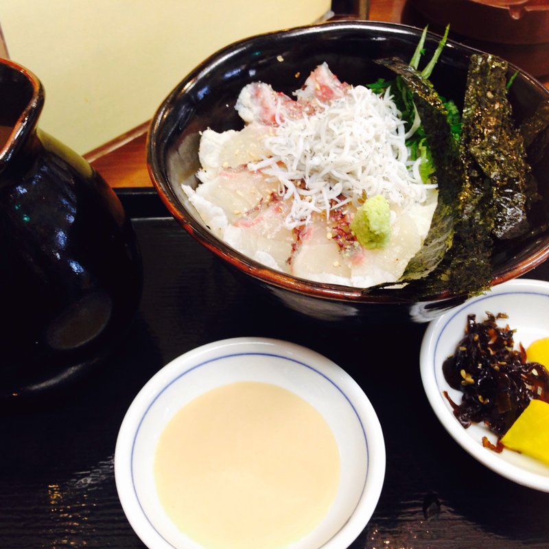 鯛丼(駅前 六甲道店)