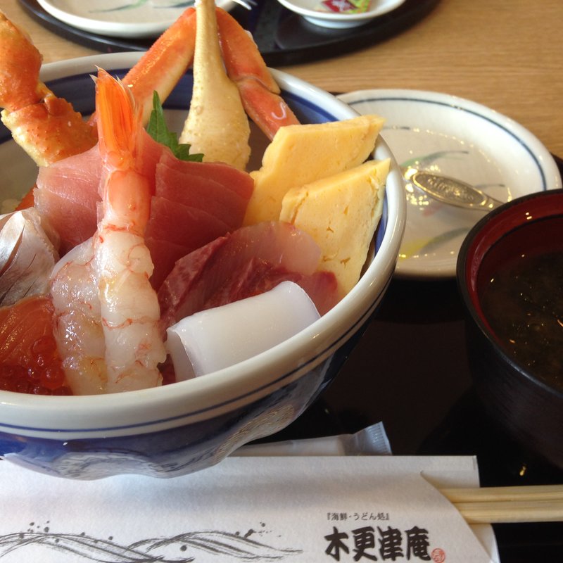 獲れたて特上海鮮丼(房総海鮮処 木更津庵 (海ほたる) 5F)