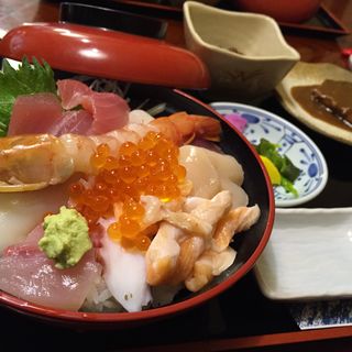 海鮮丼(磯料理 朴亭)