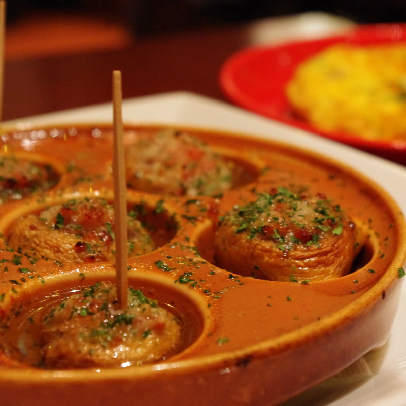 マッシュルームのアヒージョ(VENGA VENGA カレッタ汐留店)