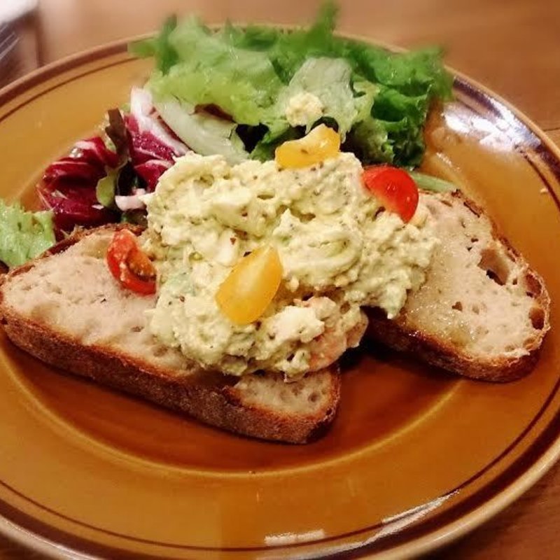 えびとアボガドオープンサンド(THE CITY BAKERY グランフロント大阪)