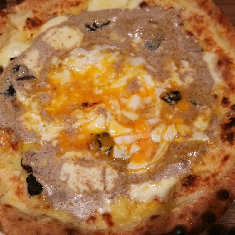 トリュフとポルチーニのビスマルク(俺のイタリアン 東京)