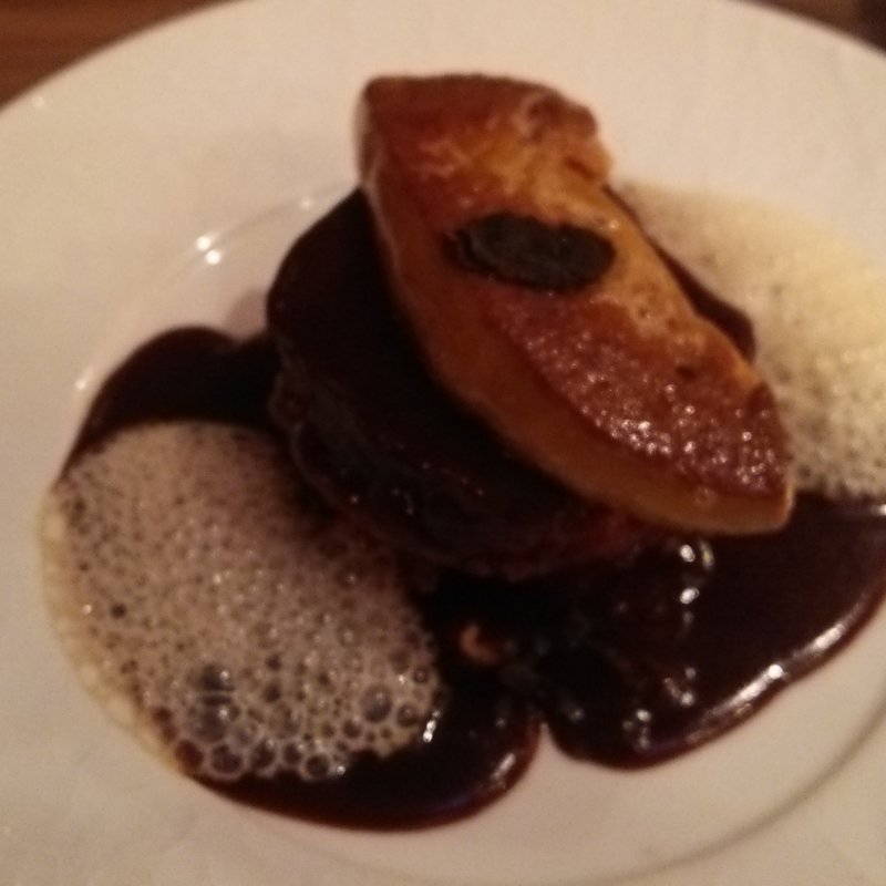 牛・フォアグラ・トリュフのミルフィーユ(俺のイタリアン 東京)