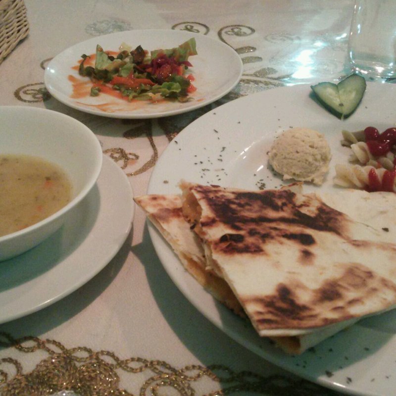 日替わりランチ（ポテトとチーズのクレープ、スープ、サラダ付）(KONYA （コンヤ）)