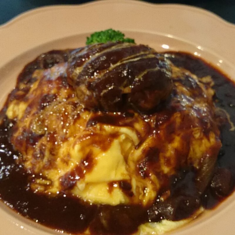 ふわとろ卵のハヤシライス　ハンバーグのせ(キッチン ニューほしの)