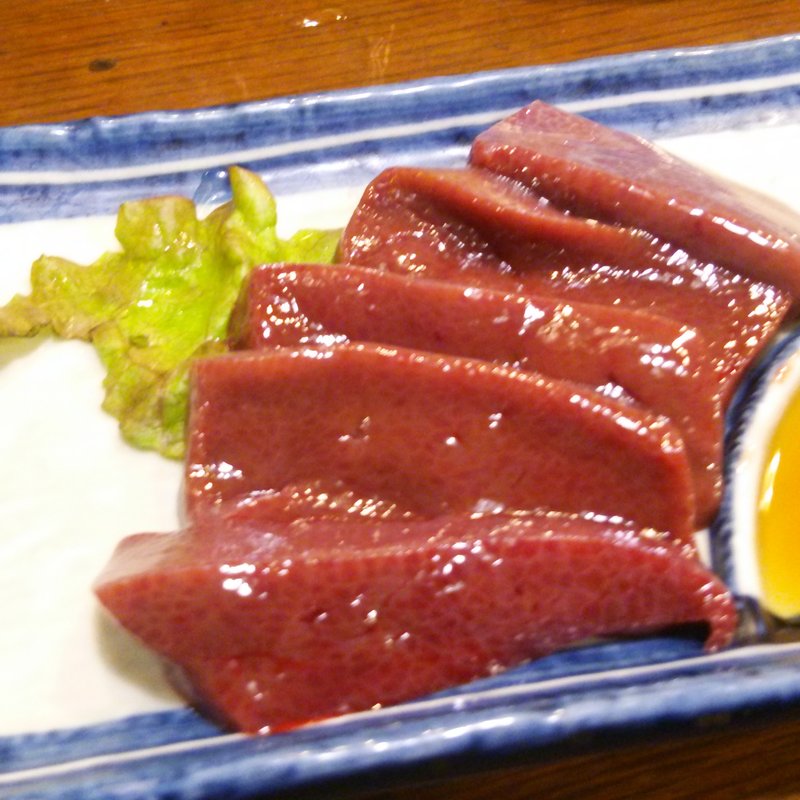 豚レバ刺し(立ち飲み処 おおの屋)