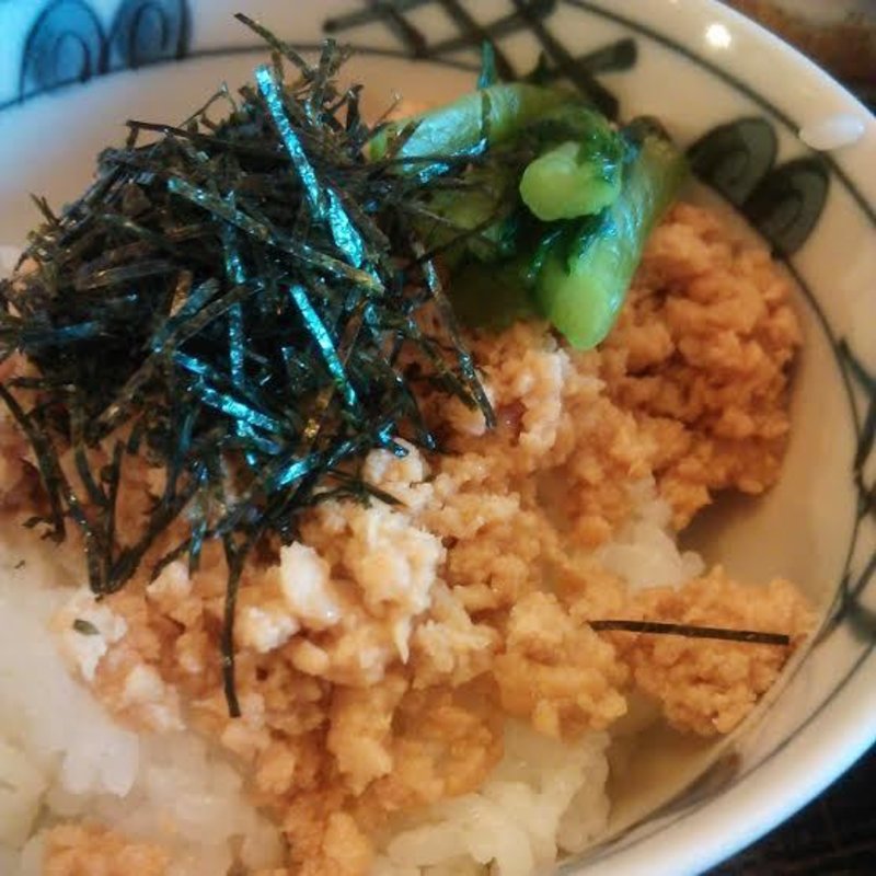 とりそぼろ御飯(玉子焼きおざわ)