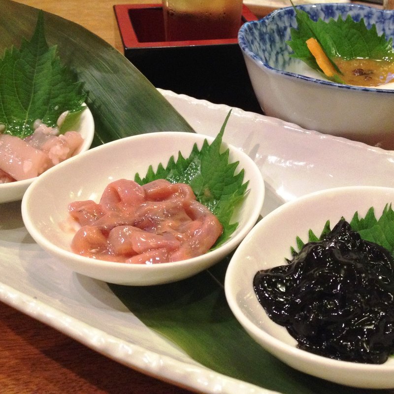 烏賊塩辛の三種盛り(和食 のとだらぼち 銀座)