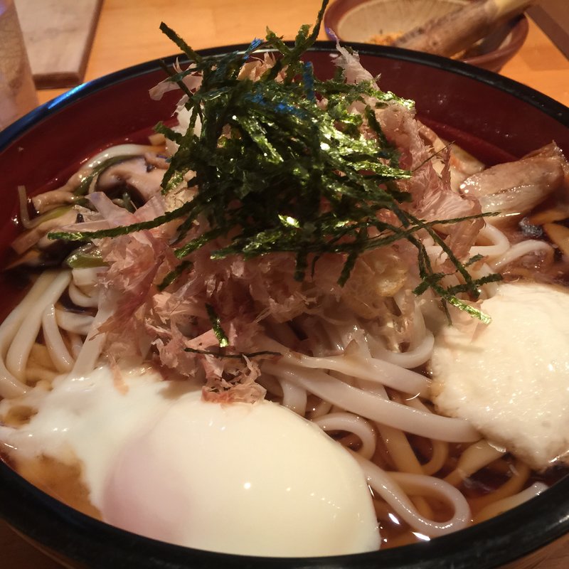 ぶっかけうどん　全部のせ(熊谷うどん 熊たまや)