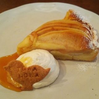 焼きっぱなしリンゴタルト(トワモワカフェ （towa mowa cafe）)