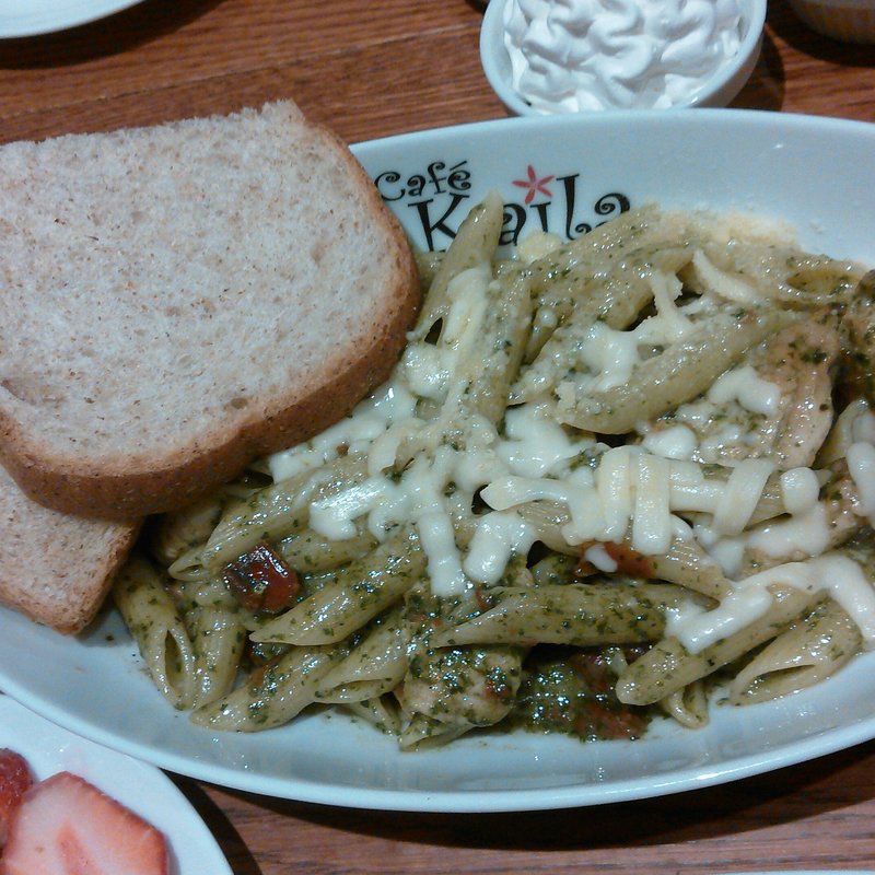 ペンネパスタ バジルソース(カフェ・カイラ)