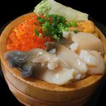 三宝丼(タカマル鮮魚店 本館)