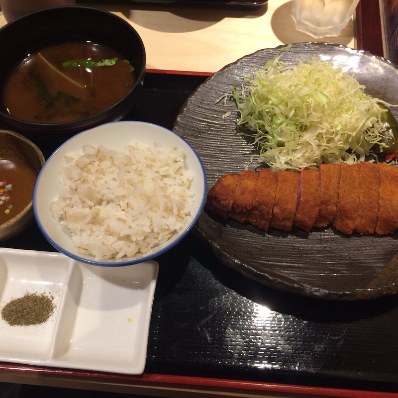 牛ロースカツ定食(牛カツ専門店 京都勝牛 京都駅前 )