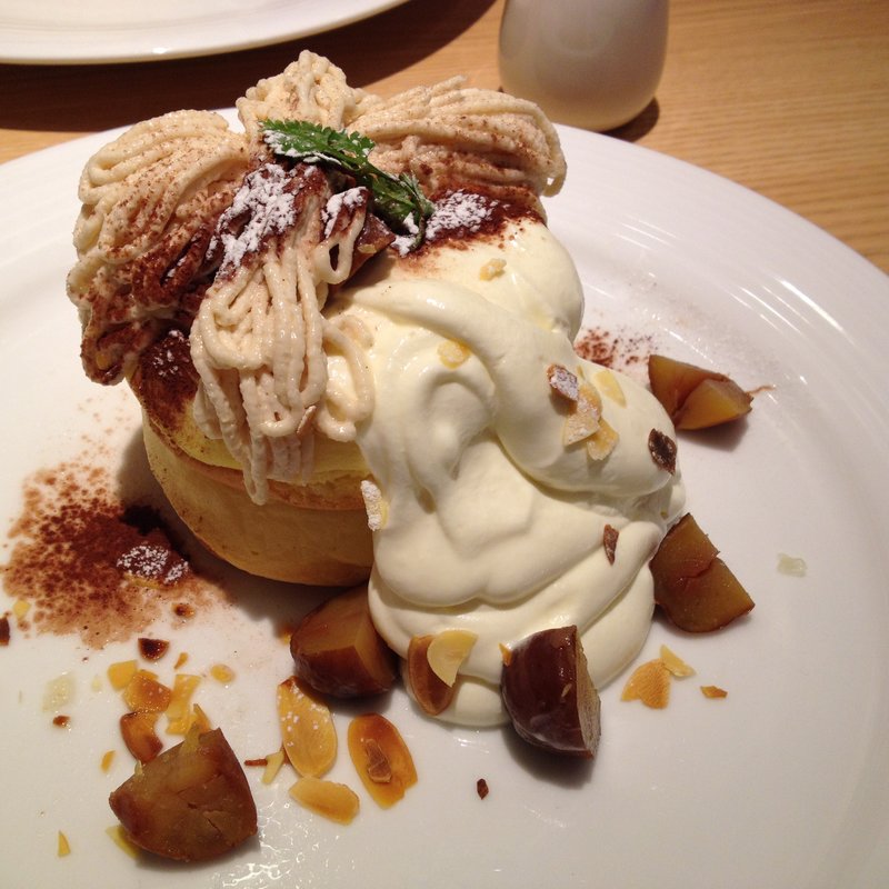 マロンモンブランのパンケーキ(グラウンドアッシュ)